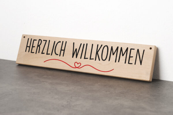 Holzschild "Herzlich Willkommen"